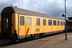 DSB measurement testing car photographed in Vojens, where it was used for testing the new IC4 trainset. 22. May 2004.